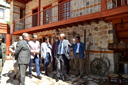 Başbakan Yardımcısı Kaynak, Dulkadiroğlu`nun Biten Projelerini Yerinde İnceledi