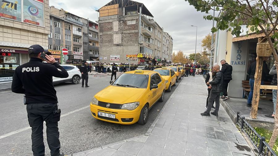Yanlışlıkla Husumetlisi yerine babası ve kardeşini silahla yaraladı