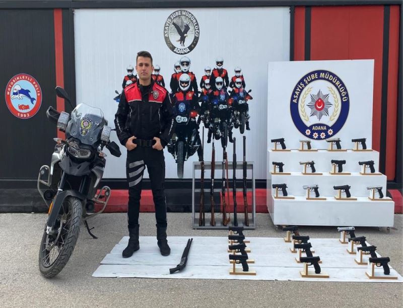Polis denetimlerinde 100 ruhsatsız silah ele geçirildi