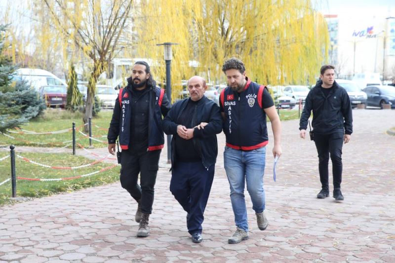 Otopark tartışmasında komşusunu öldüren zanlı tutuklandı 