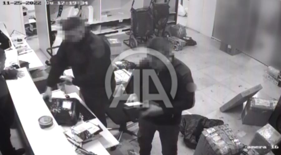 Kargoyla gönderilen poşette 9 kilo 550 gram esrar bulundu 
