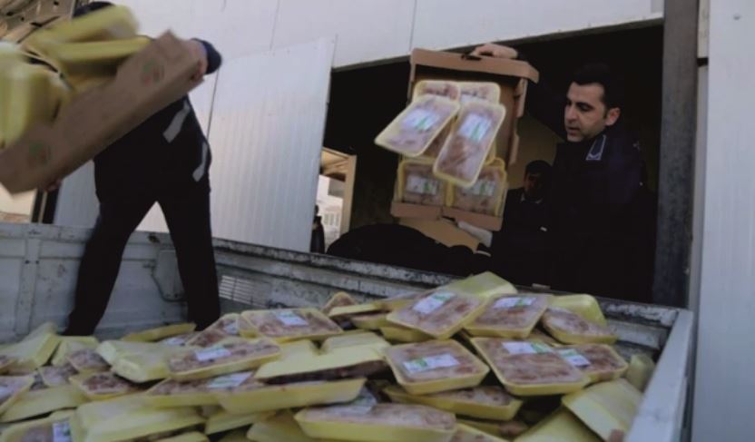 Gıda kontrollerinde , son kullanma tarihi geçmiş 7 ton tavuk eti ele geçirildi