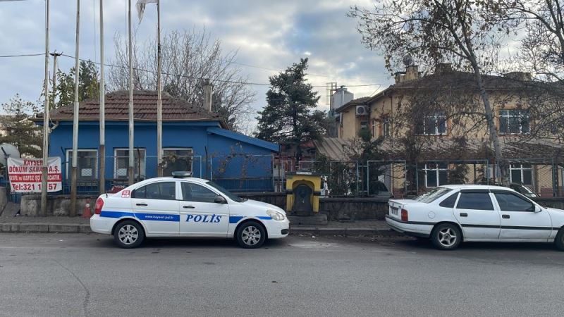 Pres makinesine başı sıkışan işçi hayatını kaybetti