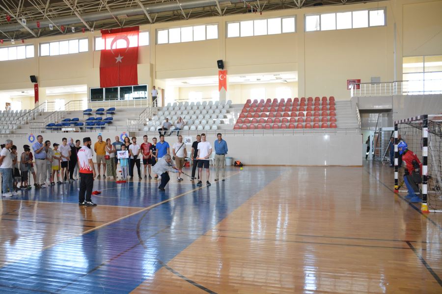 KSÜ Rektörü, HOCKEY4ALL projesinin uygulama antrenmanına katıldı