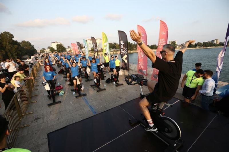 Spor yapmaya dikkati çekmek için tarihi Taş Köprü
