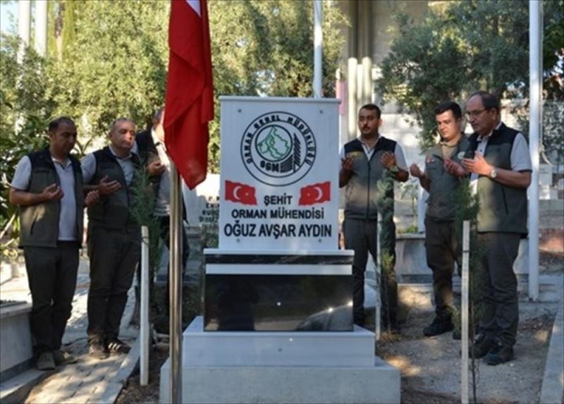 Uçak kazasında yaşamını yitiren orman mühendisi mezarı başında anıldı