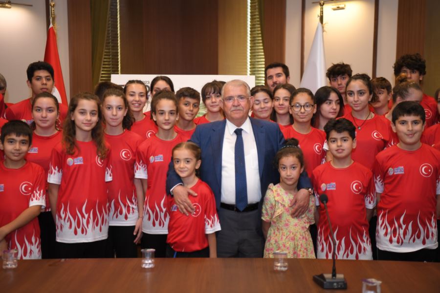 Masa Tenisi Yıldız-Genç Milli Takımı’ndan Başkan Mahçiçek’e teşekkür ziyareti