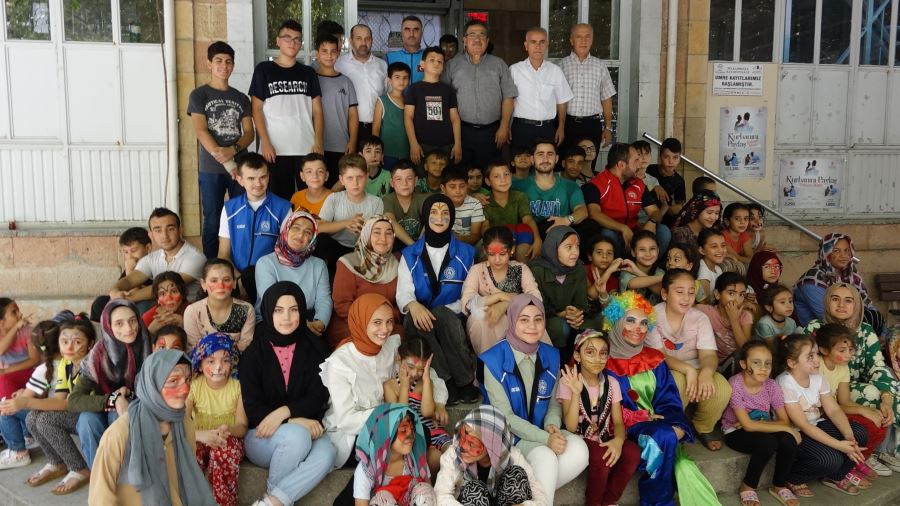 “Haydi koş gel, Camiler seninle güzel”