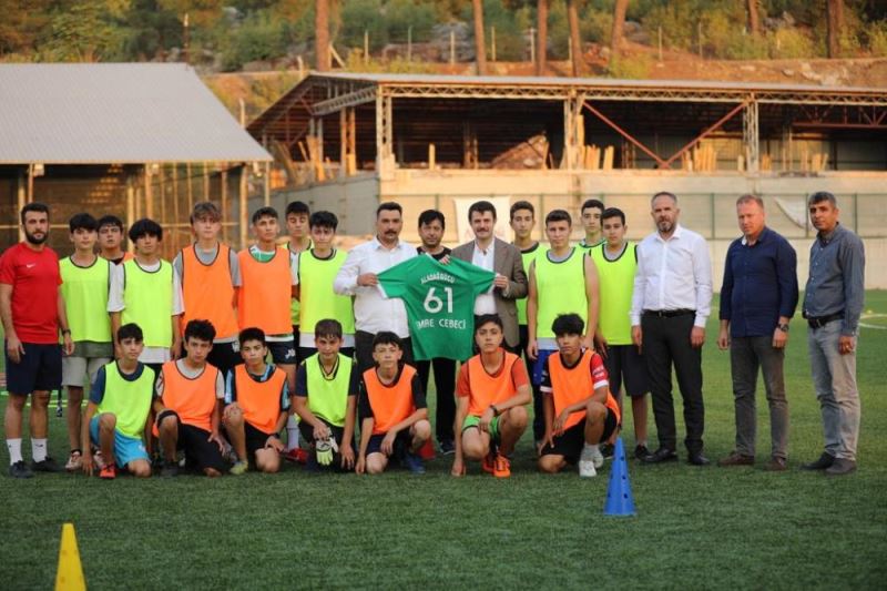 Aladağ Kaymakamı Cebeci