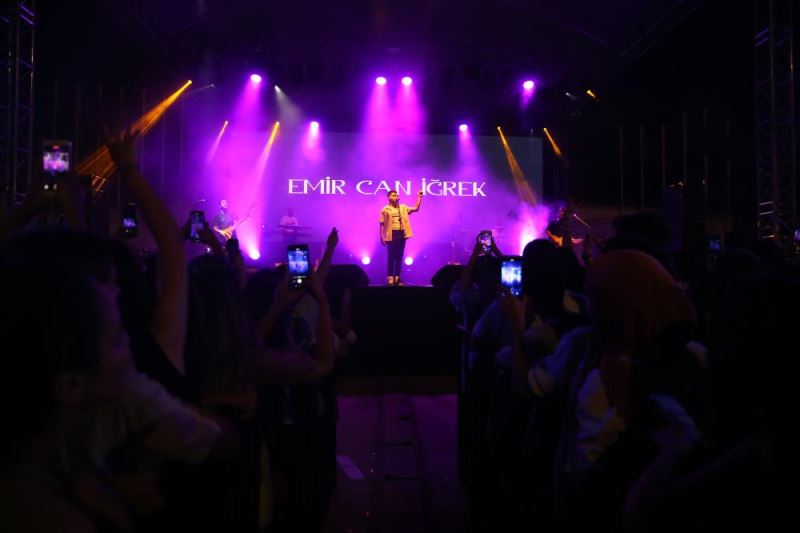 Şarkıcı Emir Can İğrek Gaziantep