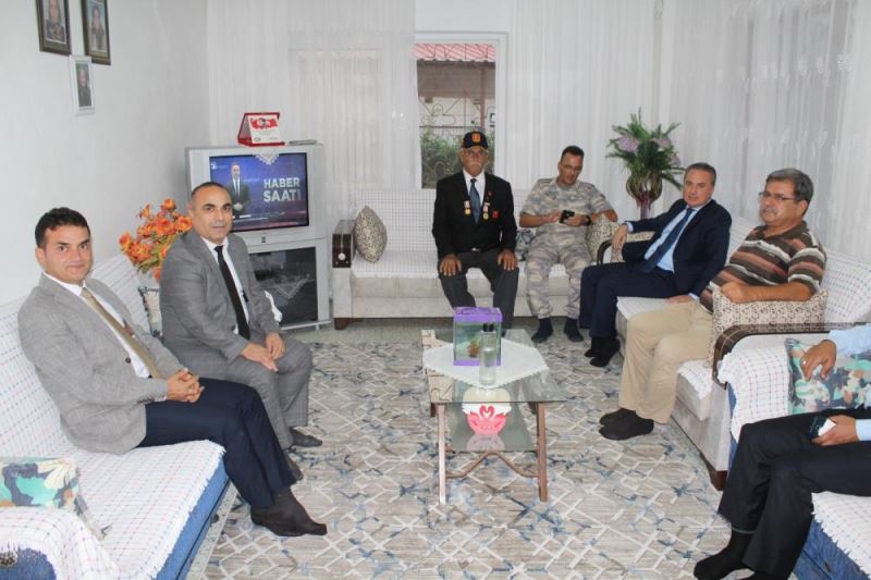 Anamur Kaymakamı Bilal Bozdemir, gazileri ziyaret etti 