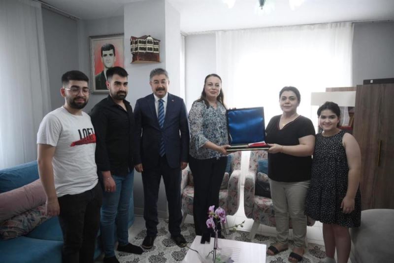 Osmaniye Valisi Erdinç Yılmaz, şehit ailesini ziyaret etti