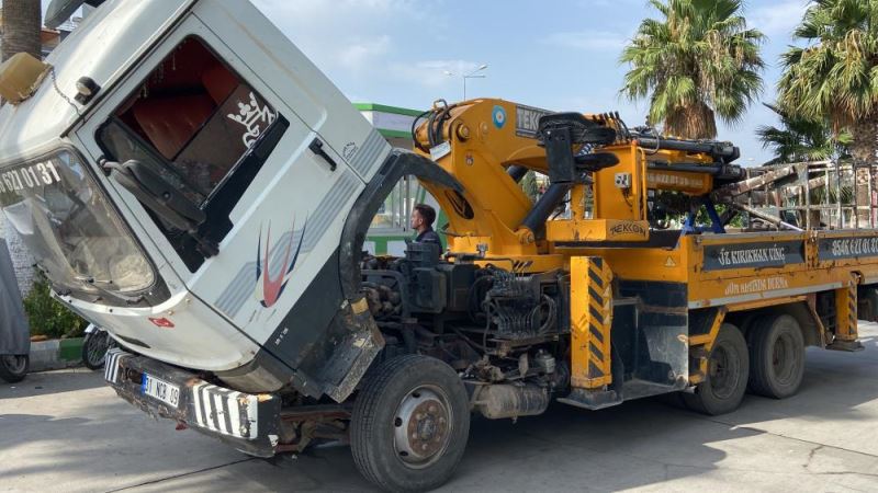 Hatay’da vincin motoruna sıkışan kedi yavrusunu itfaiye kurtardı