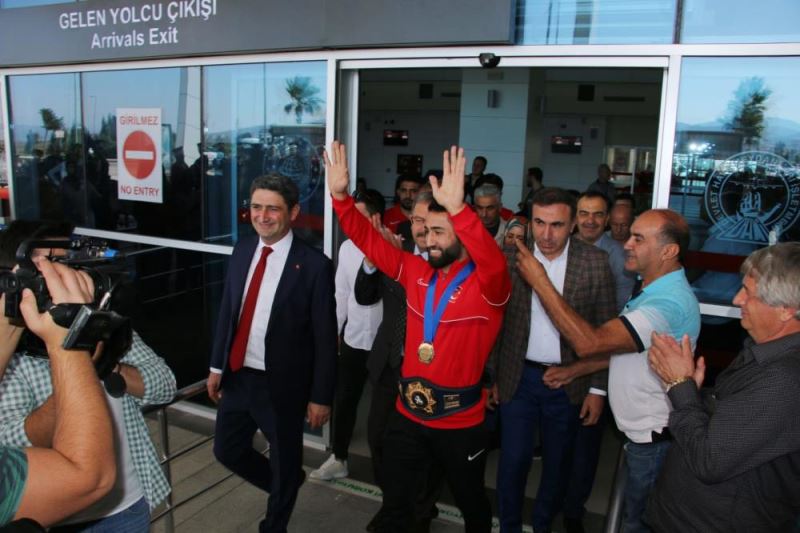 Şampiyon güreşçi Akbudak, Kahramanmaraş