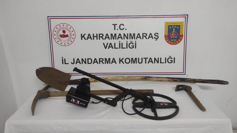 İzinsiz kazı yapan 4 kişi yakalandı