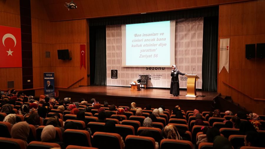 ‘Adetlerle Değil Ayetlerle Çocuk Eğitimi’ temalı konferans gerçekleştirildi