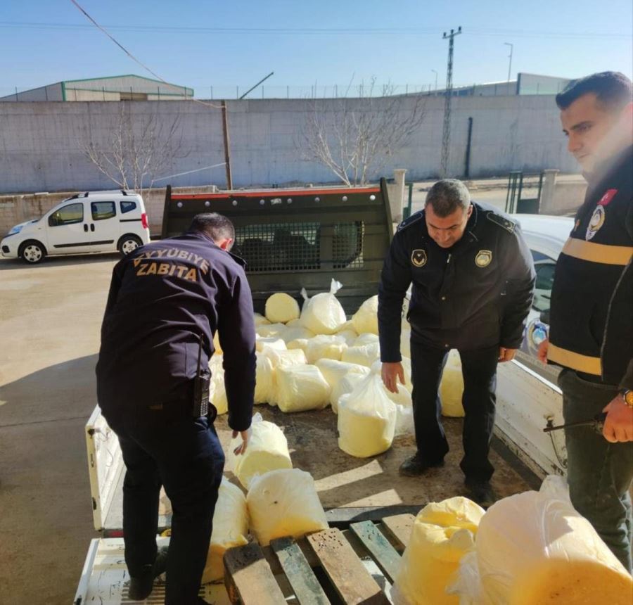 1 ton 260 kilogram küflenmiş tereyağı ele geçirildi