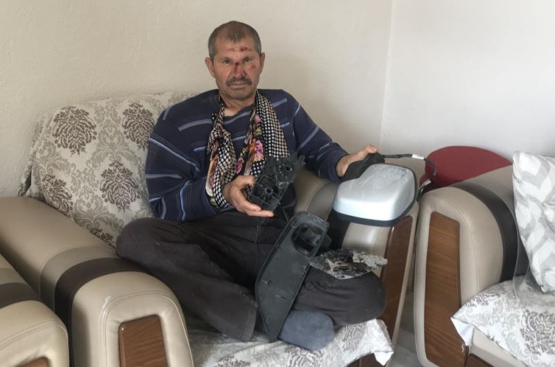 Kendisine çarpan aracın parçalarını delil olarak evine götürdü