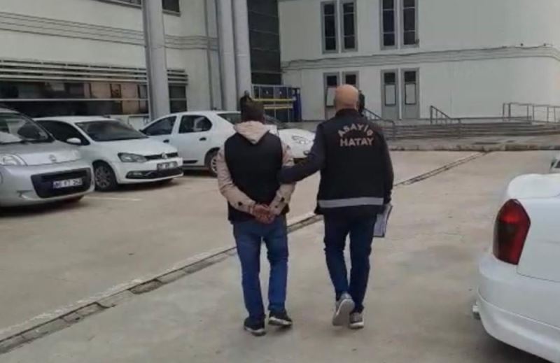 Kendisini polis olarak tanıtarak dolandırıcılık yapan zanlı tutuklandı