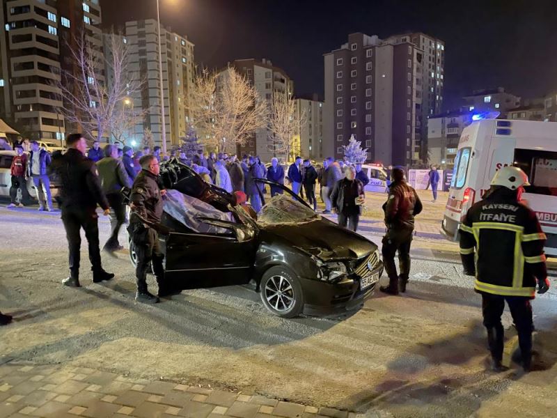 Trafik kazasında 16 yaşındaki genç öldü, 2 arkadaşı yaralandı
