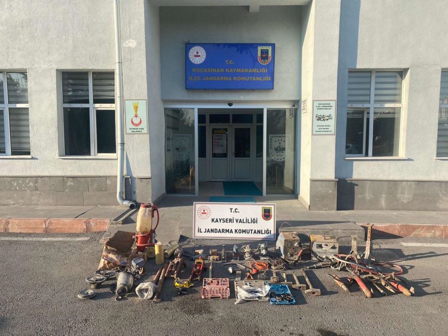 Şüphe üzerine durdurulan araçta çalıntı malzemeler bulundu