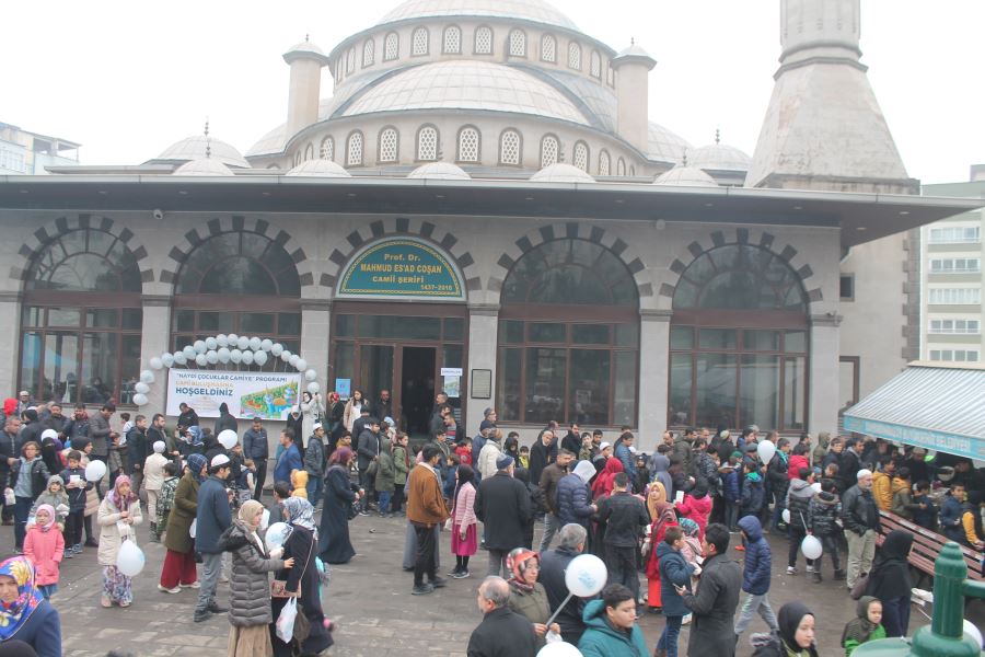 Kahramanmaraş’ta Yüzlerce Çocuk Camide Buluştu