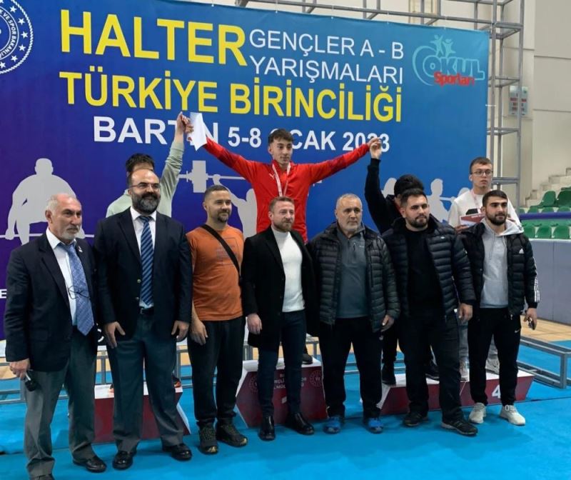 Sivaslı halterciler Türkiye şampiyonasından 3 altınla döndü 