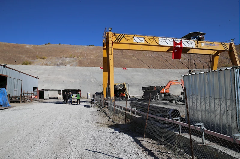 Tarım ve Orman Bakanı Yumaklı, Yoncalı Barajı inşaat alanında incelemede bulundu