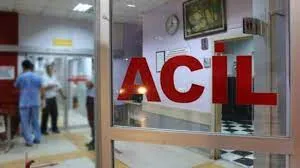 Araçla çarpışan motosikletteki bebek öldü, anne ve 2 çocuğu yaralandı