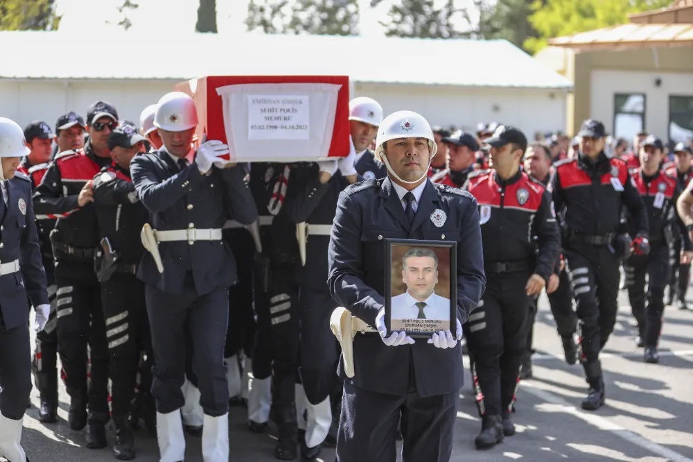 Kovalamaca sırasında yaşanan trafik kazasında yaralanan polis memuru şehit oldu