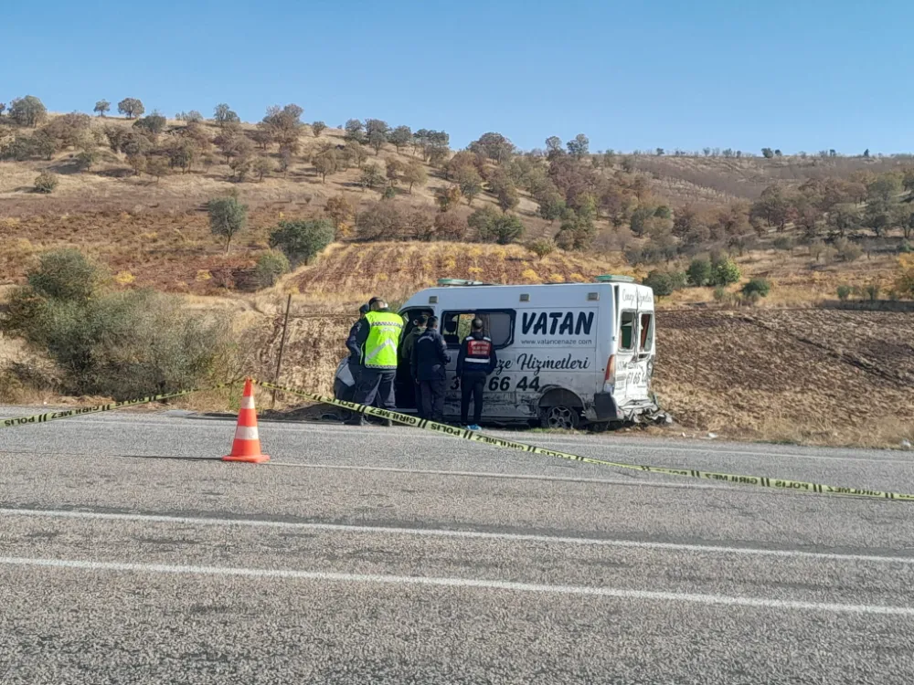 Vefat eden annesinin cenazesinin bulunduğu aracı kaçırdı