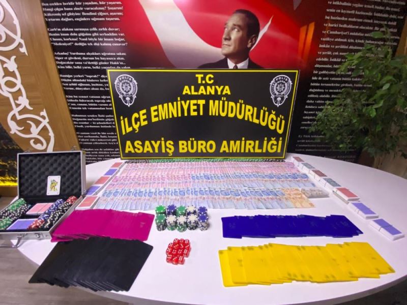 Kooperatif binasında kumar oynatan 2 kişi gözaltına alındı