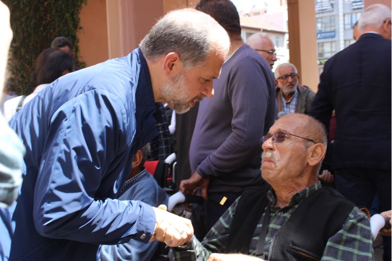 İskenderun Belediyesinden engellilere akülü tekerlekli sandalye desteği