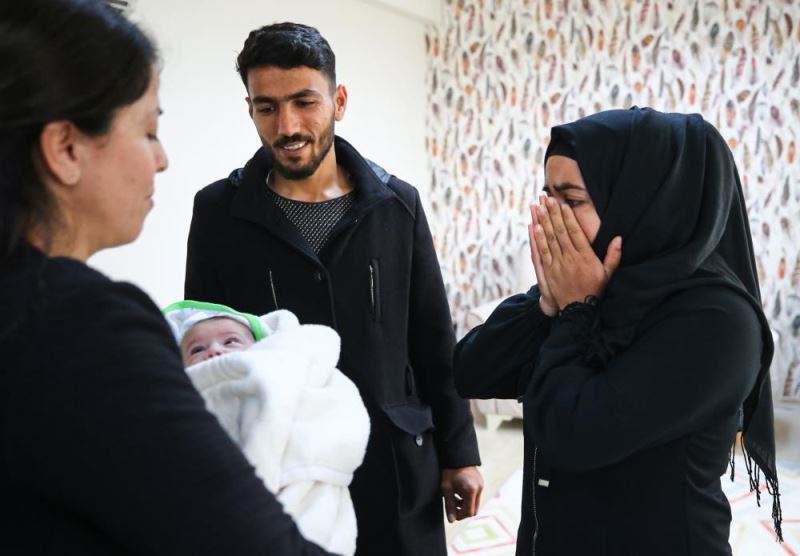Depreme kuvözde yakalanan Meryem bebek iki ay sonra ailesine kavuştu