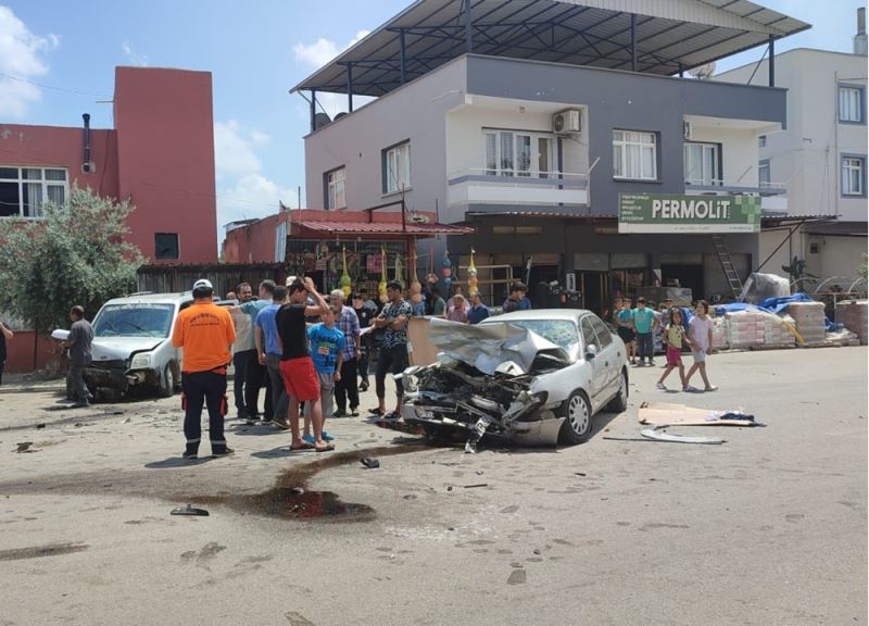 Trafik kazasında 4 kişi yaralandı