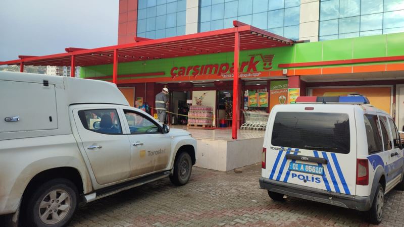 Bir kişi alışveriş merkezi damında ölü bulundu