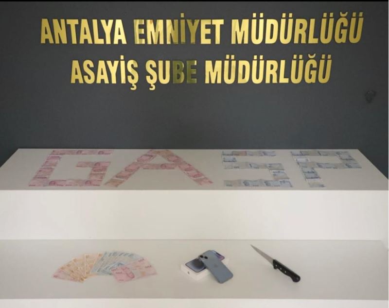 Durdurdukları aracın sürücüsünü gasbeden 3 zanlı tutuklandı