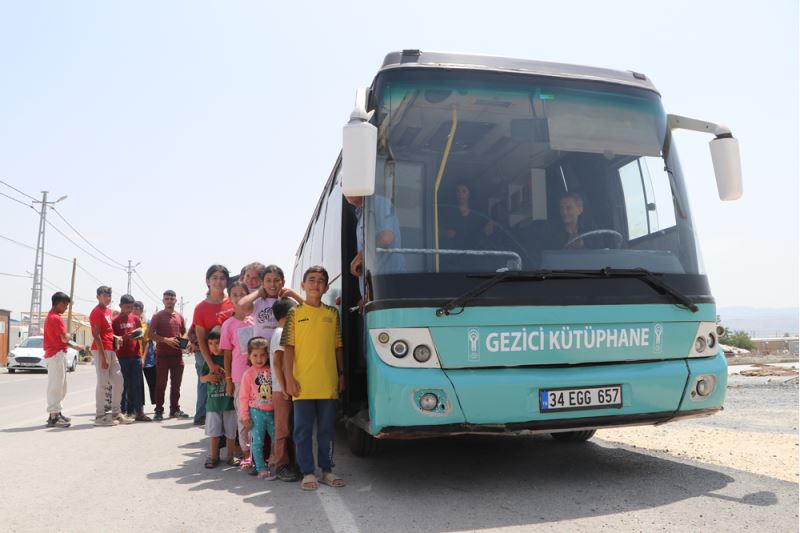 Türkiye Dil ve Edebiyat Derneği, deprem bölgesinde 1 milyon kitap dağıtmayı hedefliyor