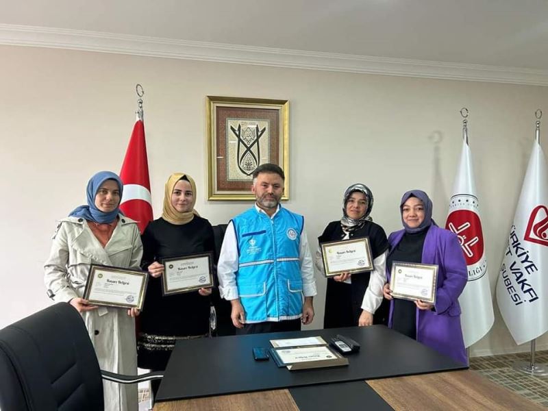 Deprem bölgesinde gönüllü görev yapan müftülük personeline Kayseri