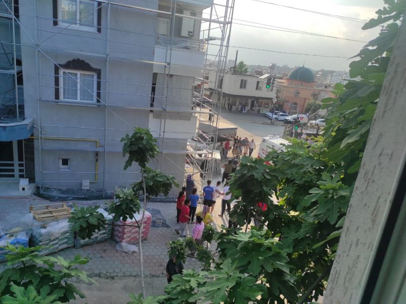 Binanın dış cephesinde tadilat yaparken düşen işçi öldü