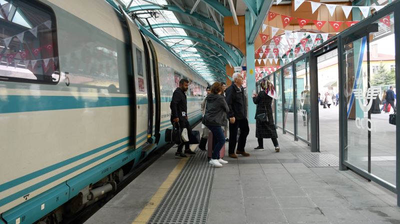 Sivas ücretsiz hızlı tren seferleriyle 46 bini aşkın ziyaretçi ağırladı