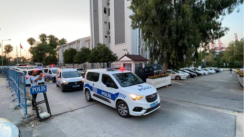 Uyuşturucu satıcılarına şafak baskını 
