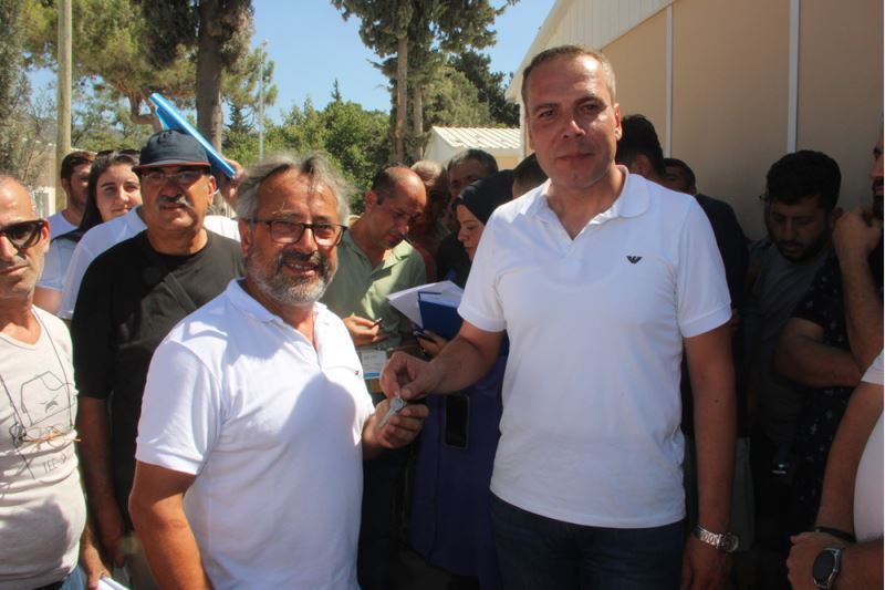 134 prefabrik iş yeri esnafa teslim edildi