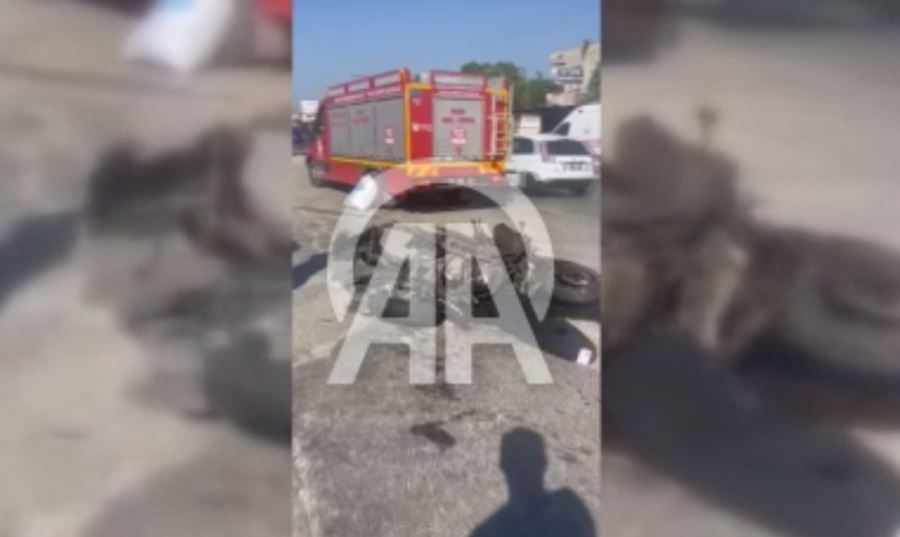 Refüje çarpan motosikletteki 2 kişi öldü 