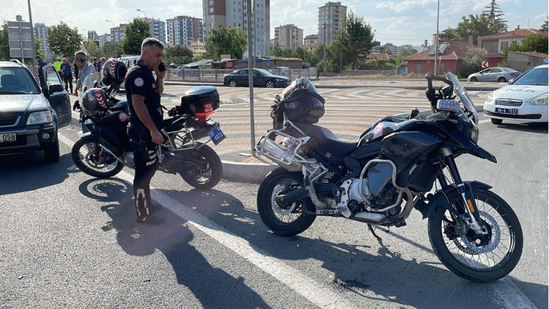 Trafik kazasında 2 polis memuru yaralandı