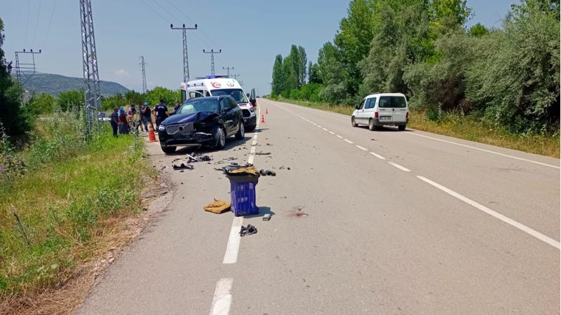 Otomobille çarpışan tarım aracının sürücüsü öldü