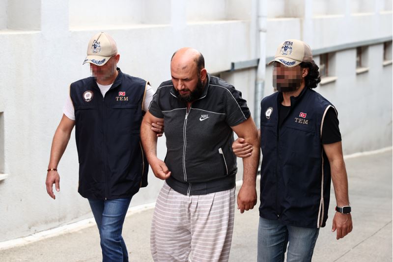 Terör operasyonunda yakalanan 3 şüpheli sınır dışı edildi
