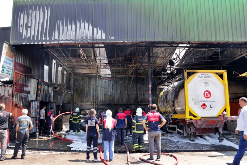 İş yerindeki patlamada 3 kişi yaralandı