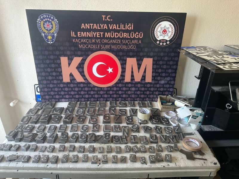 Sahte plaka basan bir şüpheli yakalandı