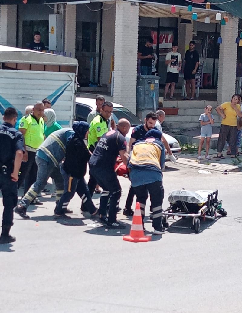 Kamyonetle çarpışan motosikletteki genç öldü